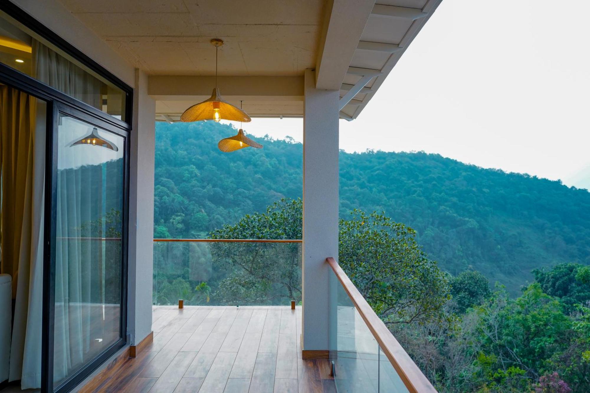 Mount Stratus Resort Vayalada Balussery Екстериор снимка