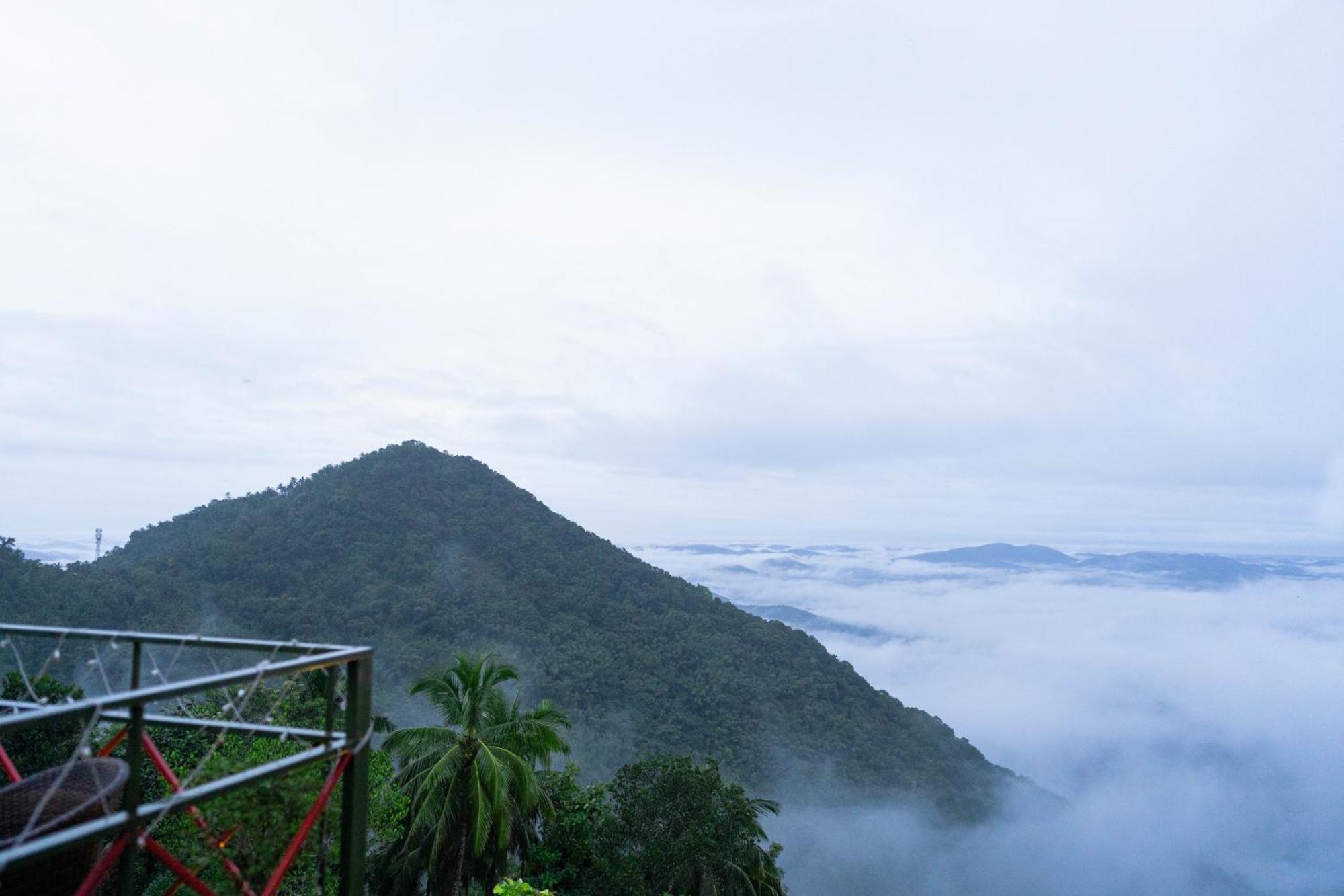 Mount Stratus Resort Vayalada Balussery Екстериор снимка